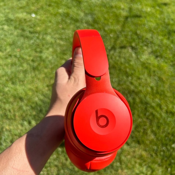 Beats Solo Pros - Picture 6 of 8